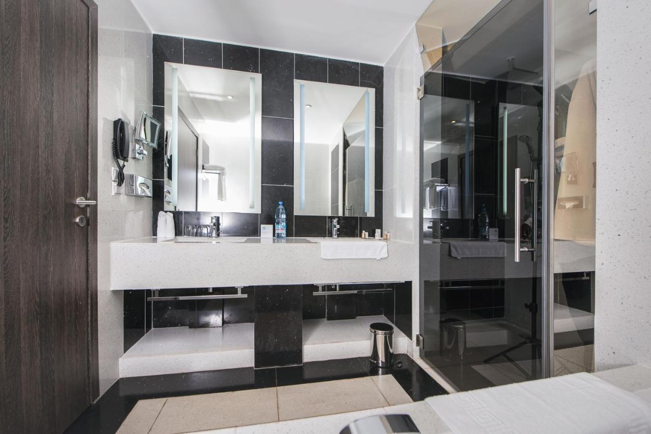 Krystal Palace Douala Ngoại thất bức ảnh